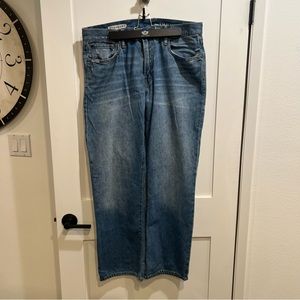 GAP ~ Standard Fit distressed/relaxed Men’s Denim Size 36X32